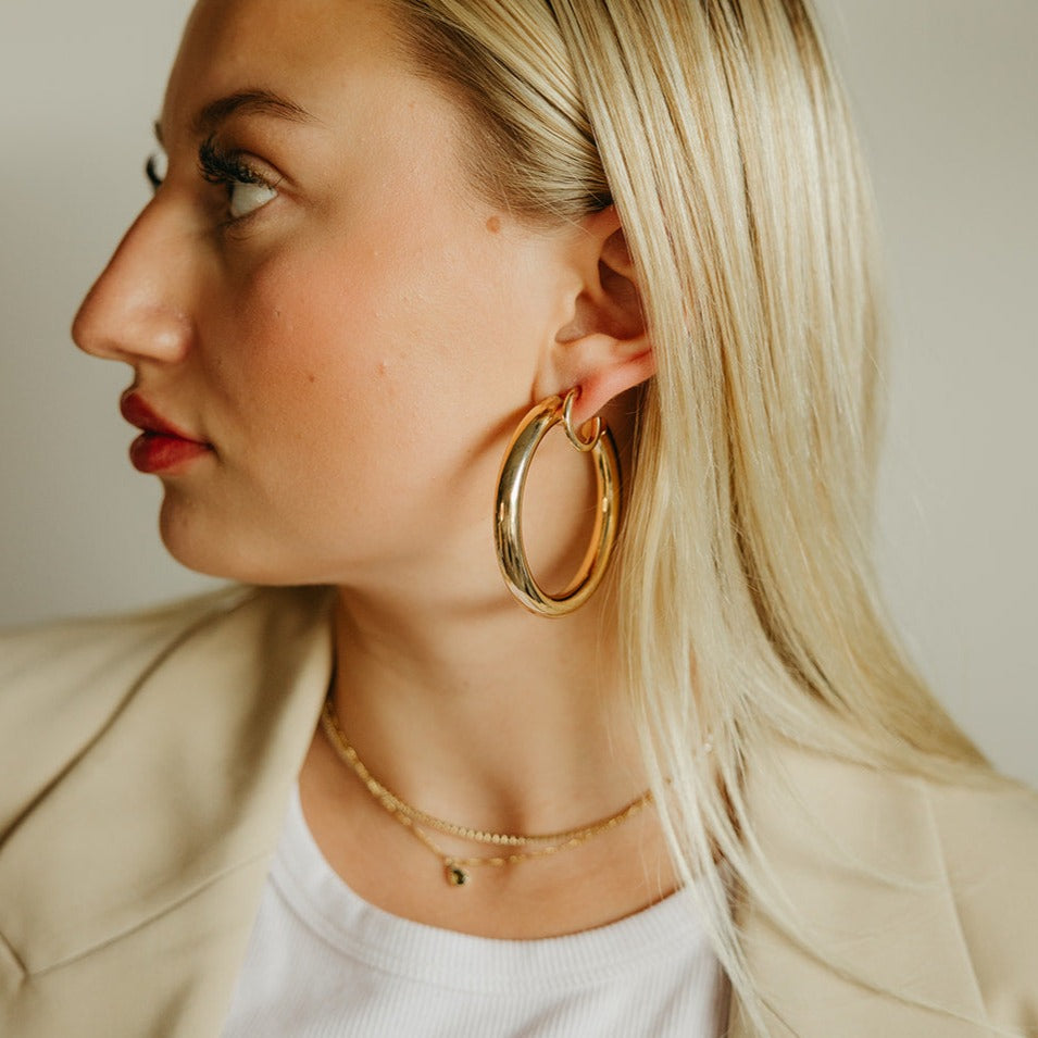 Mila Medium Hoop Earring