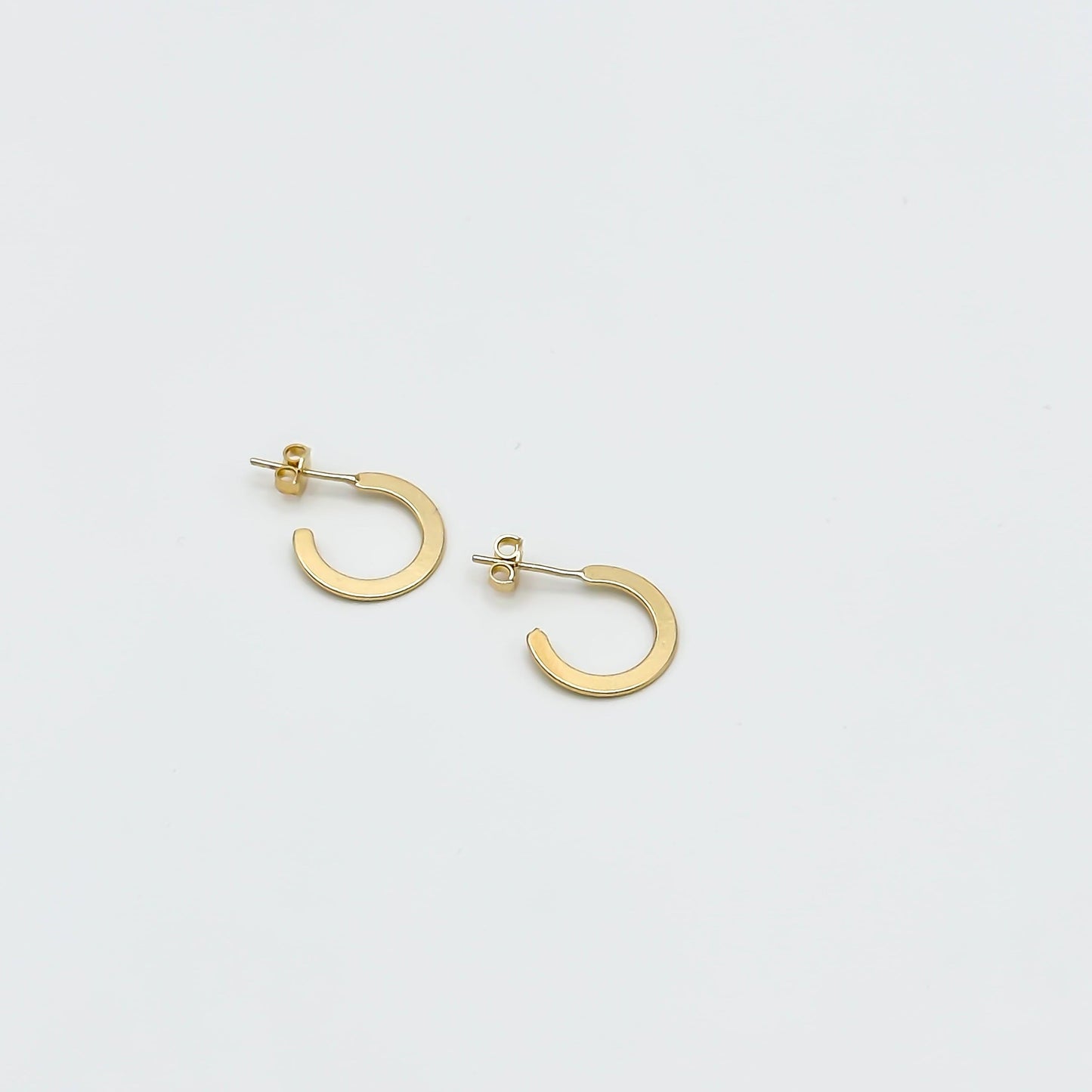 Tess  Small Hoop Earring