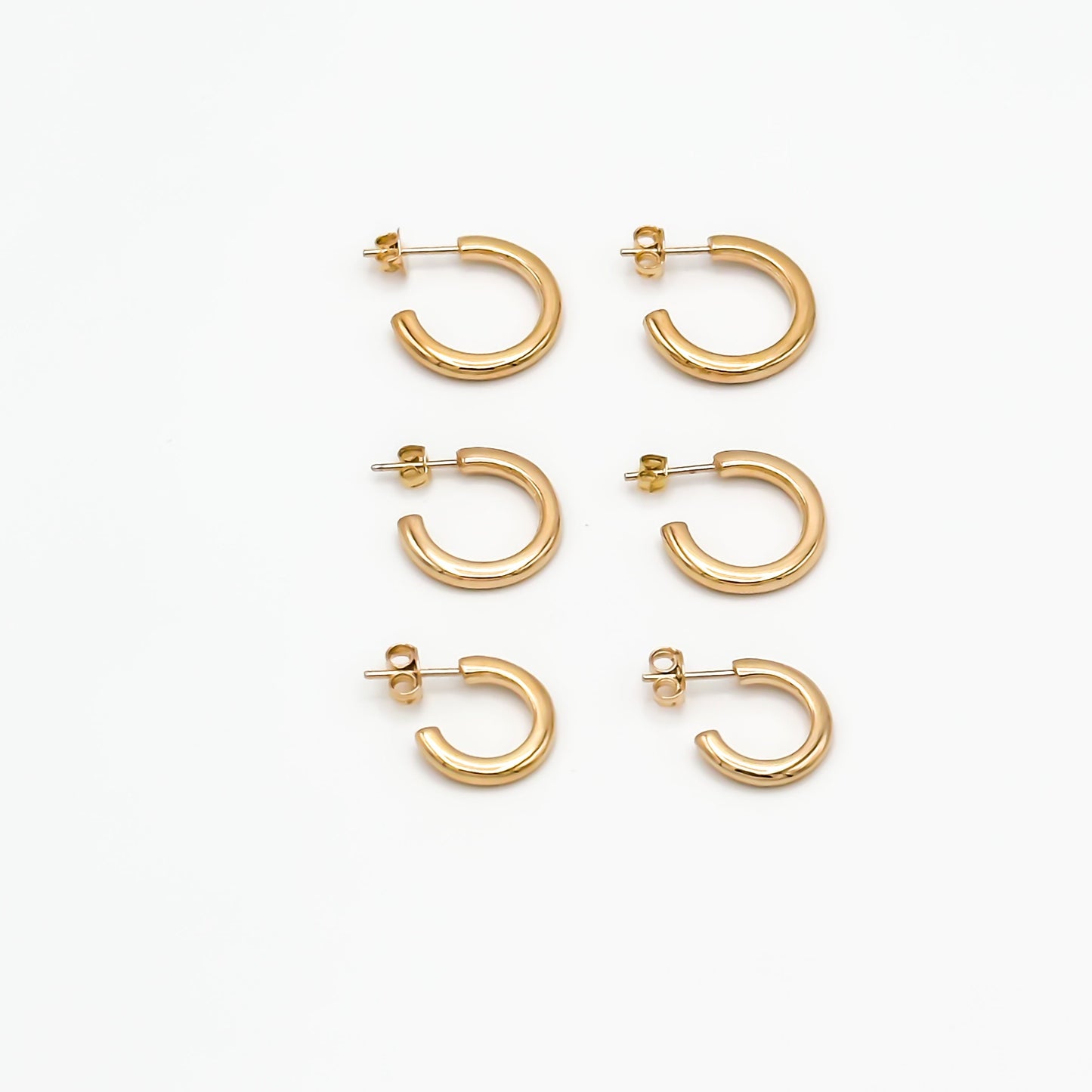 Mila Medium Hoop Earring