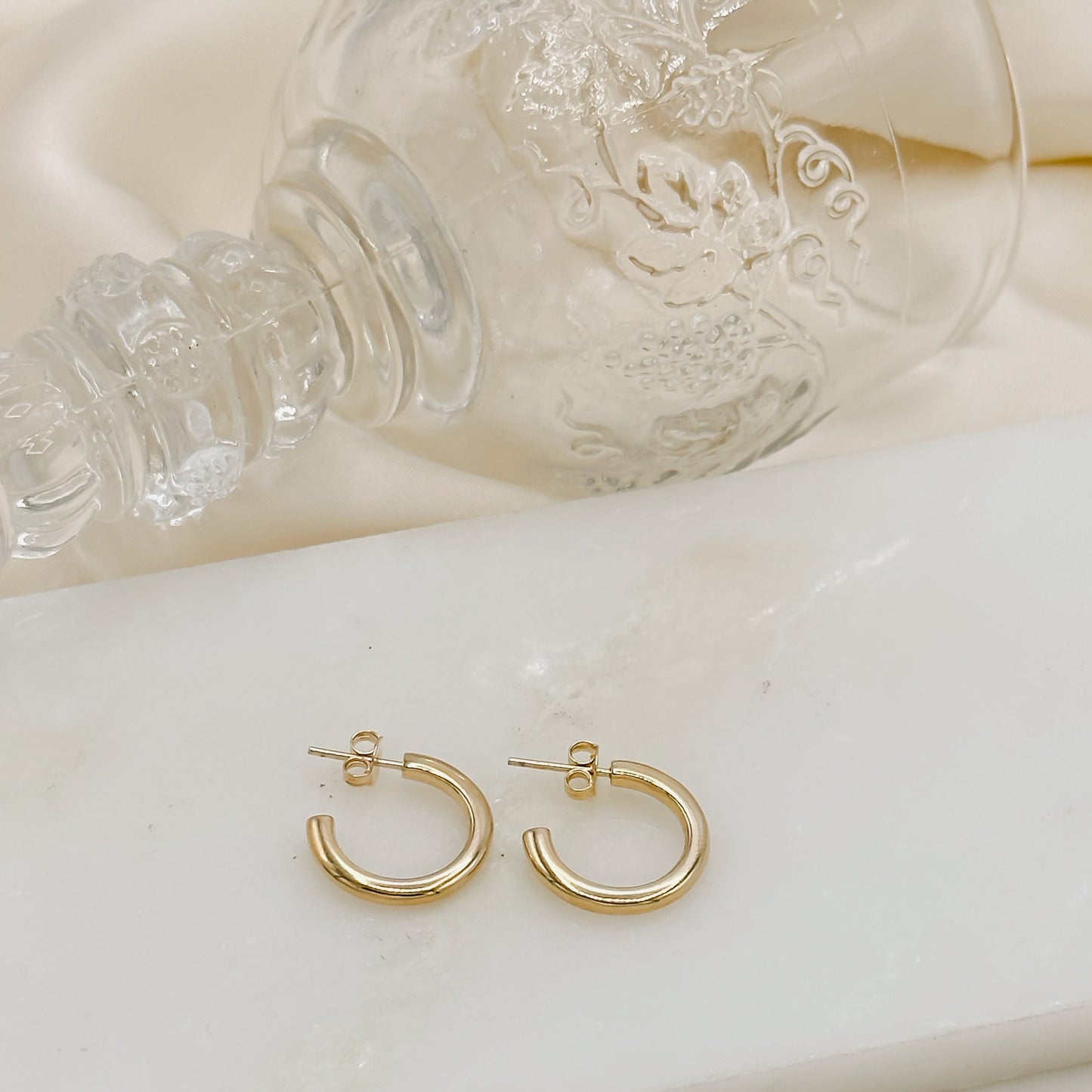 Mila Medium Hoop Earring